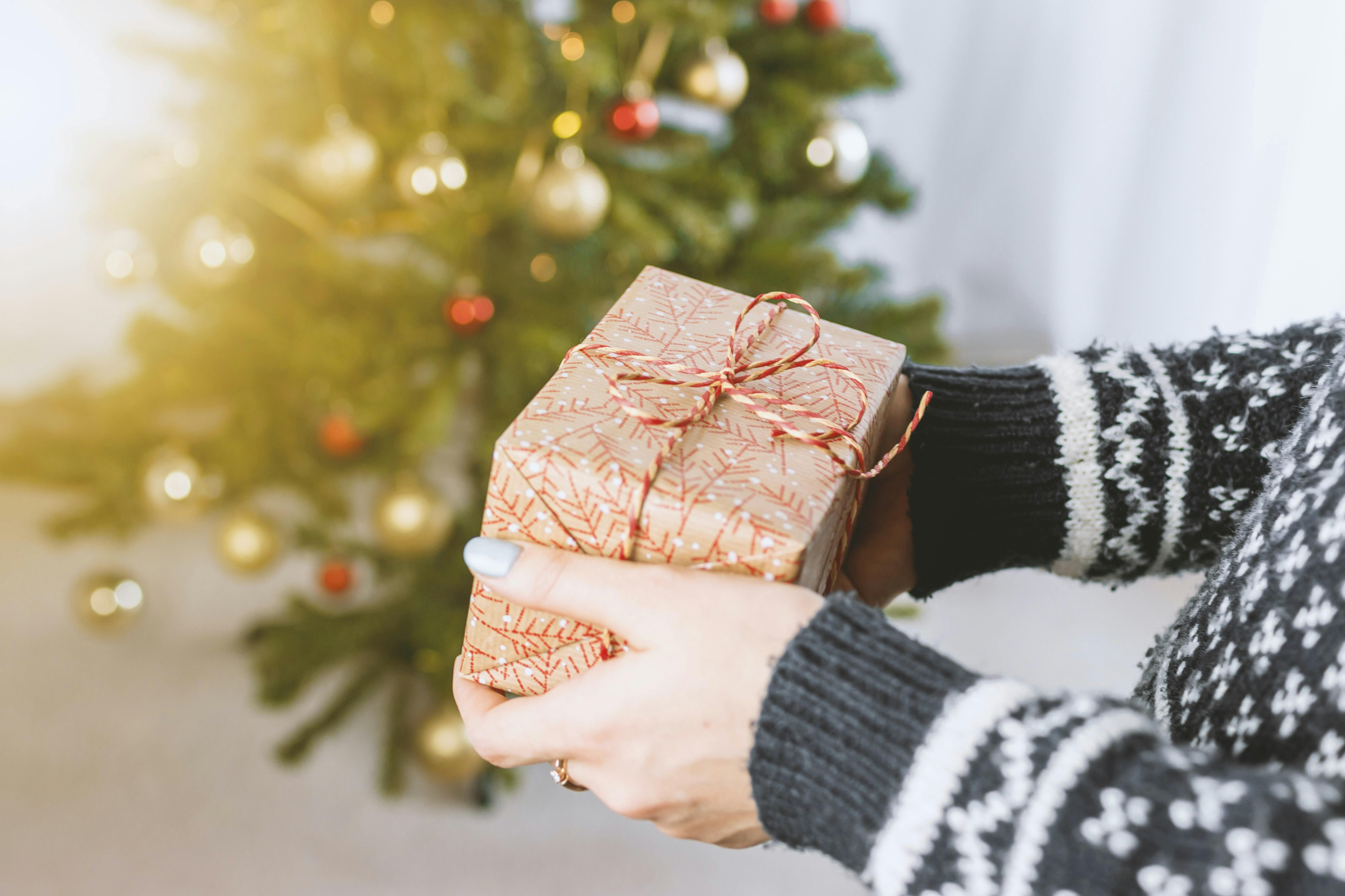 How to give gifts better