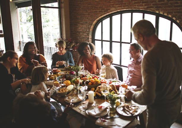 Thanksgiving Table Prompts Pic